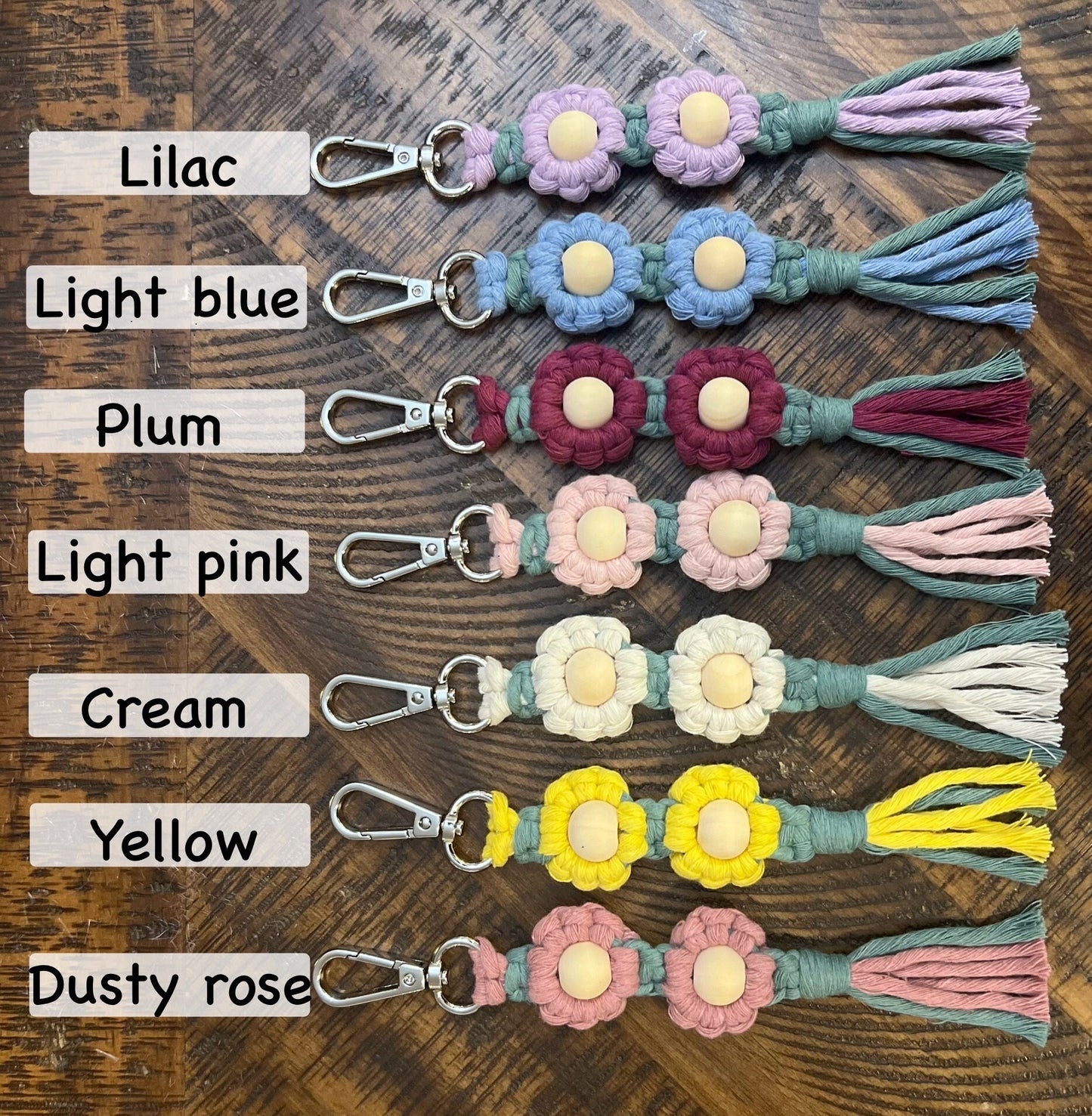 Macrame keychain | Flower keychain | Daisy keychain | boho accessory | gift | bag charm | key fob | party favor | boho-chic